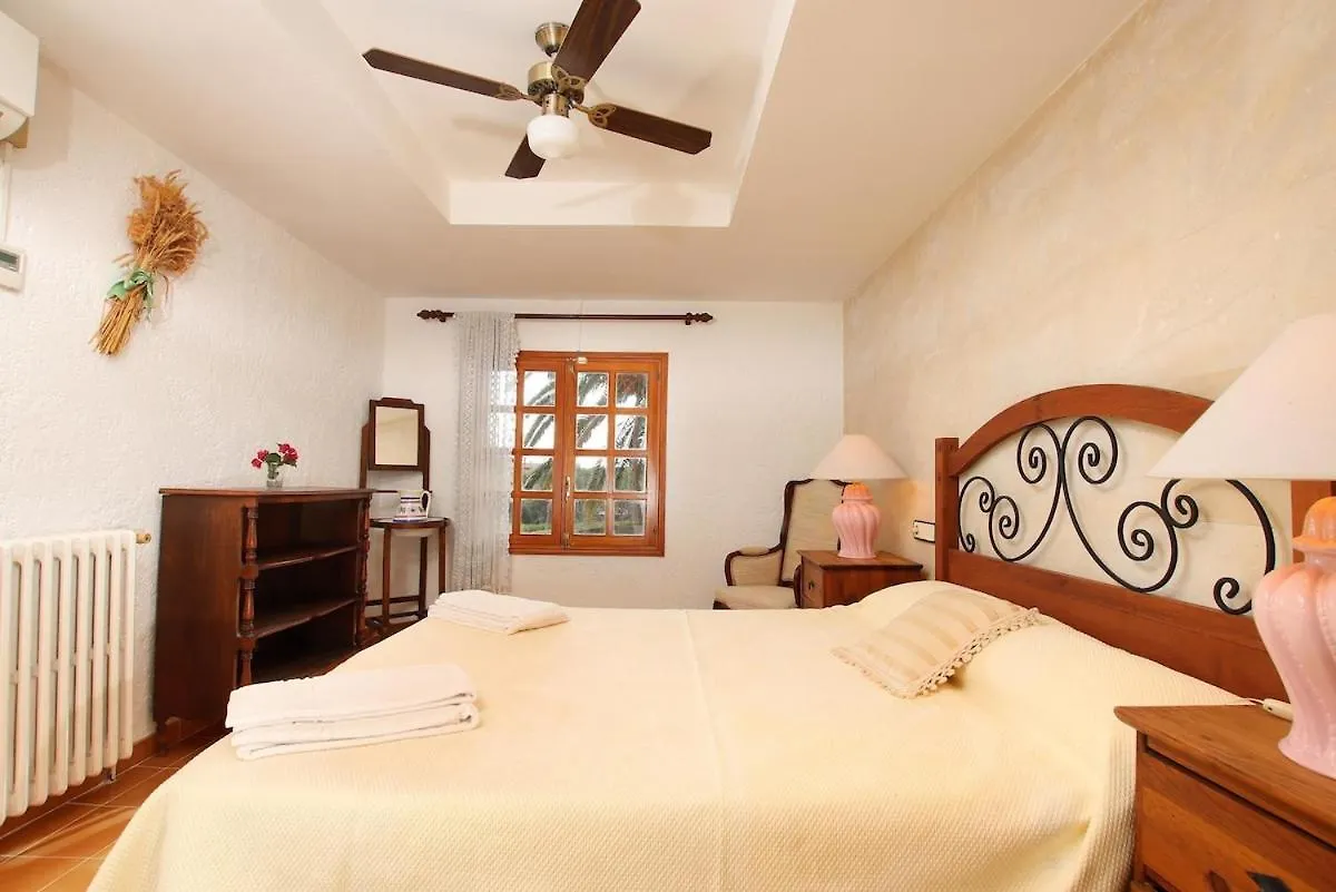 Traditional Villa Near The Town Of Pollensa By Renthousing Ballerics 0*,  إسبانيا